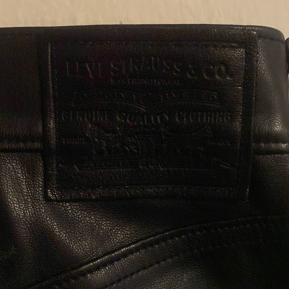 Elegant Black Leather Women's Levi’s - Picture 5 of 5